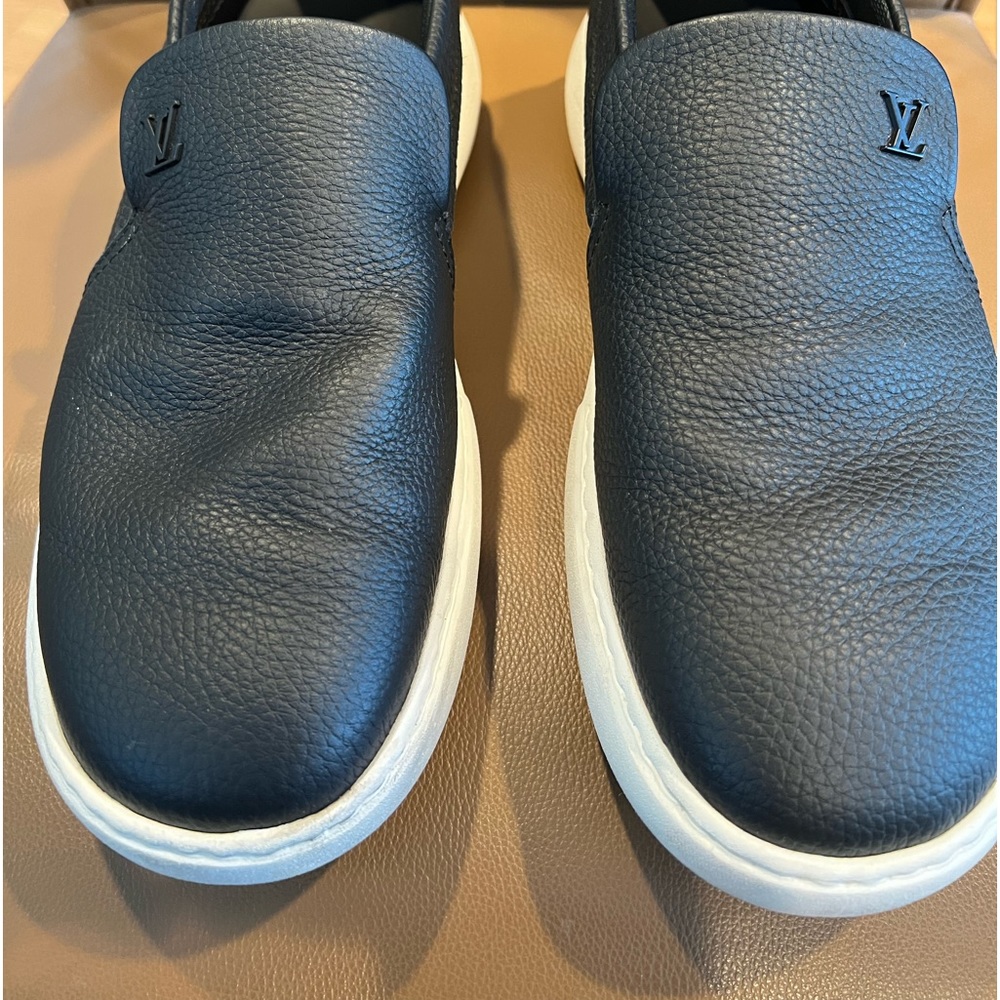 Louis Vuitton pacific loafers in black.